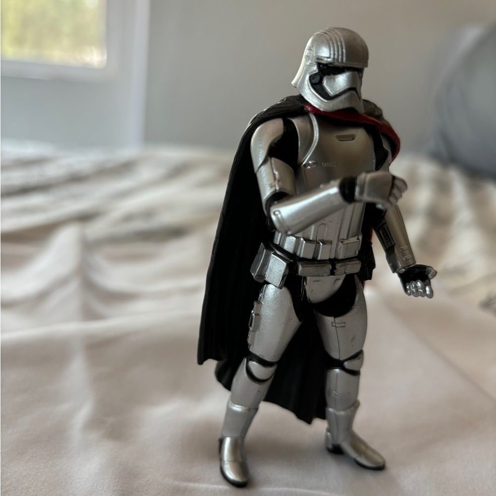 Disney Star Wars Elite Series Die-Cast Captain‎ Phasma 7" Action figure - Picture 4 of 4